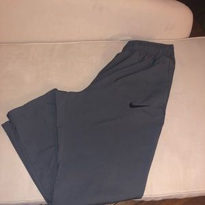 Nike XL MENS Pants GENTLY USED FOR GOLF